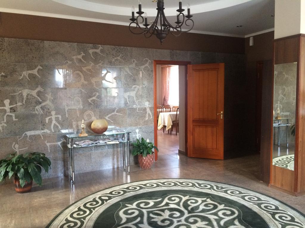 Altyn Adam Hotel Pavlodar Exteriér fotografie